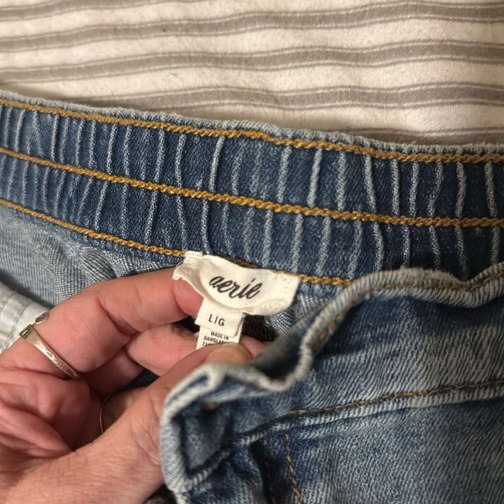 Aerie Denim Women's Cutoff Shorts - Picture 2 of 3